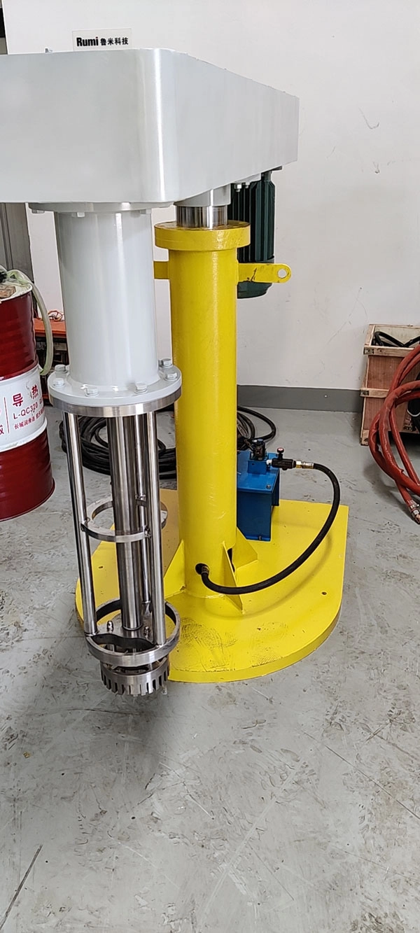 Emulsionante homogeneizador de alto cizallamiento con elevaci&oacute;n hidr&aacute;ulica